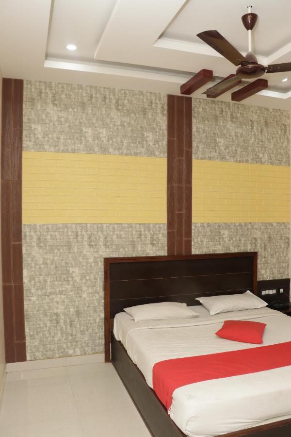 E S Residency Hotel Theni Eksteriør billede