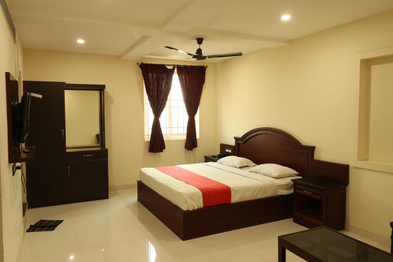E S Residency Hotel Theni Eksteriør billede