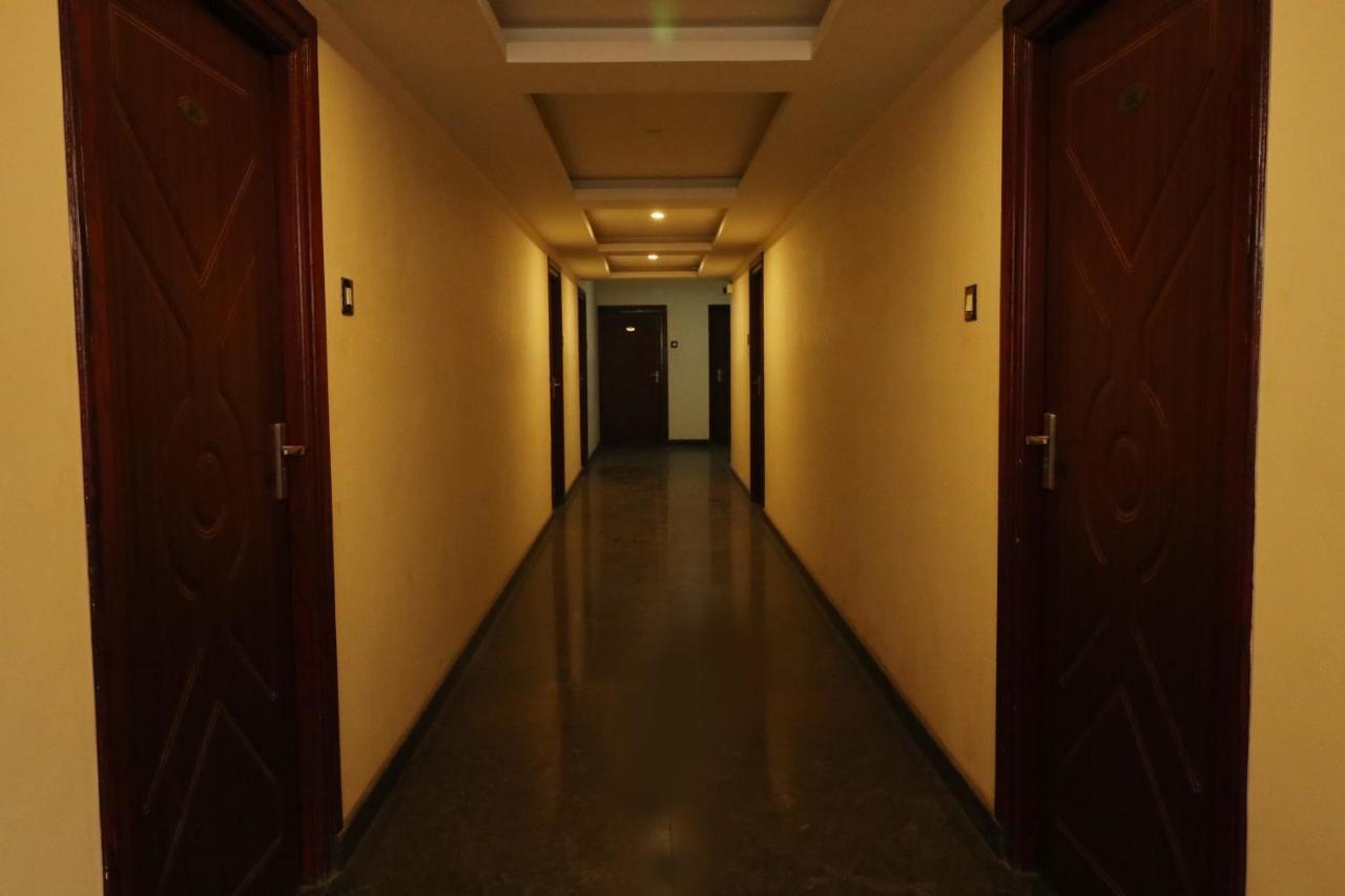 E S Residency Hotel Theni Eksteriør billede