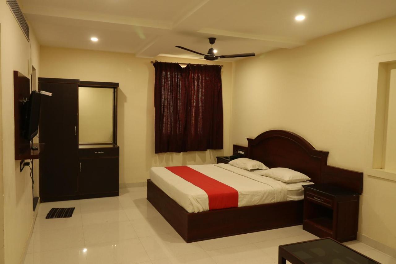 E S Residency Hotel Theni Eksteriør billede