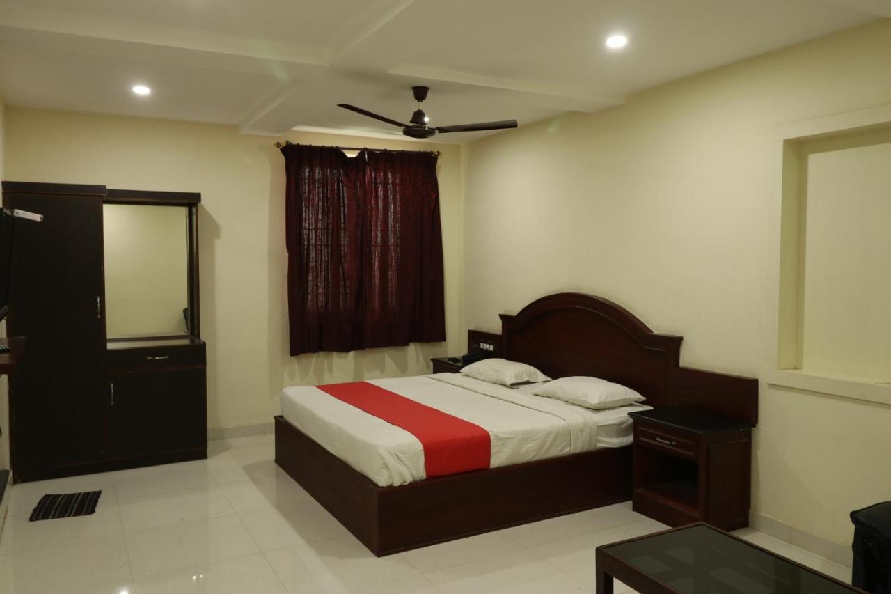 E S Residency Hotel Theni Eksteriør billede