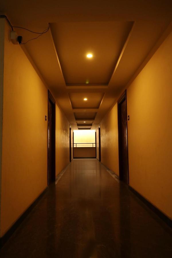E S Residency Hotel Theni Eksteriør billede