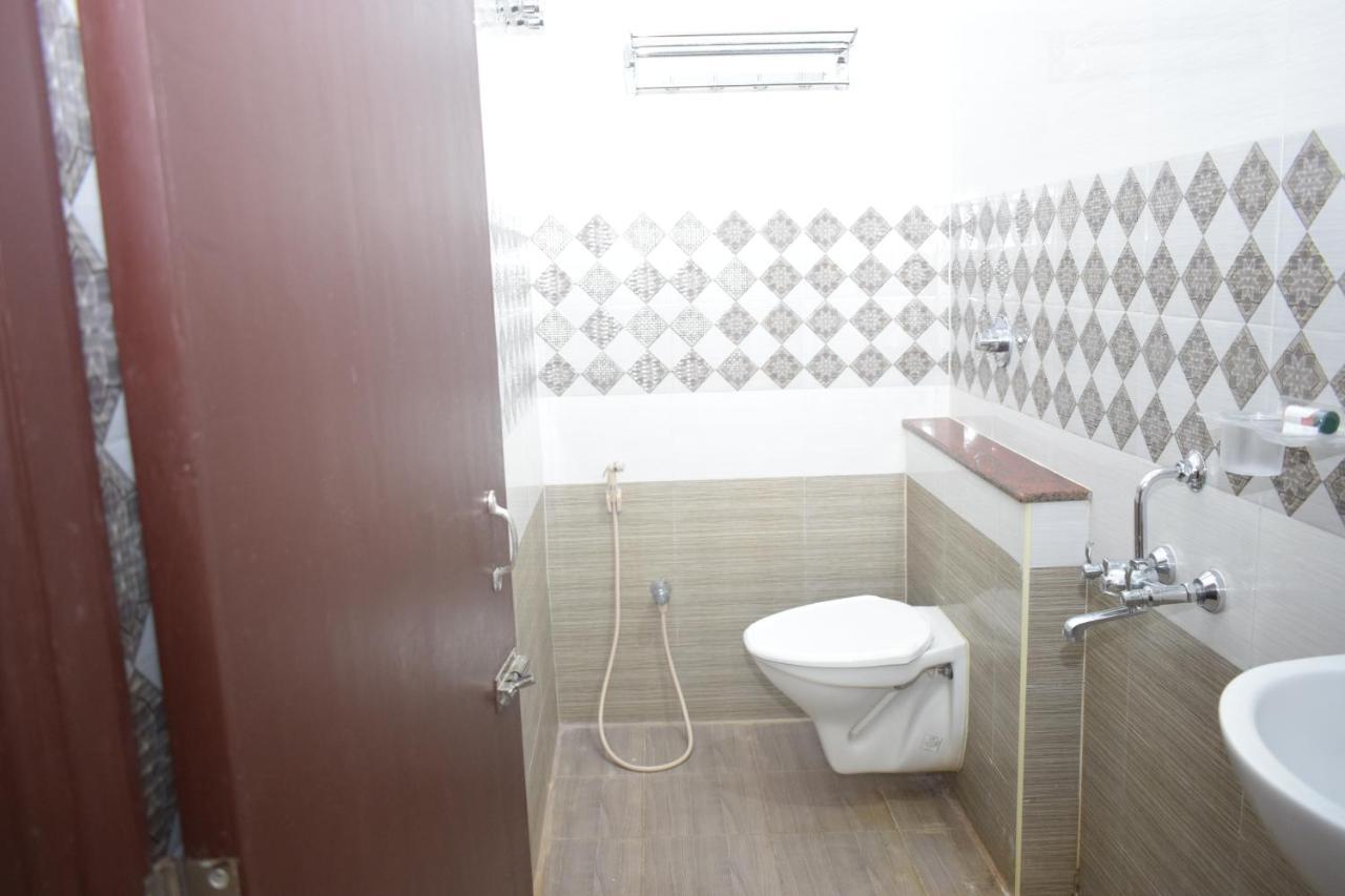 E S Residency Hotel Theni Eksteriør billede