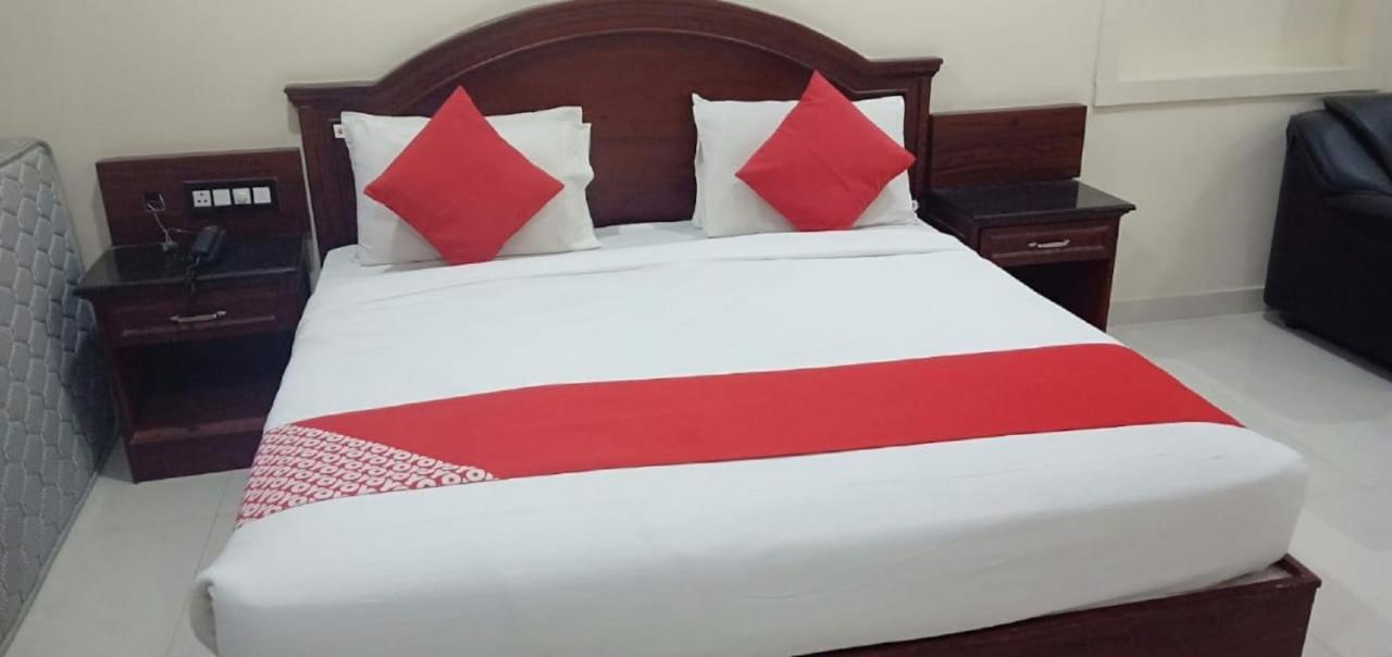 E S Residency Hotel Theni Eksteriør billede