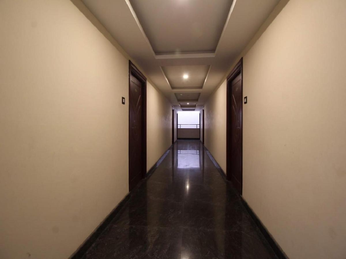 E S Residency Hotel Theni Eksteriør billede