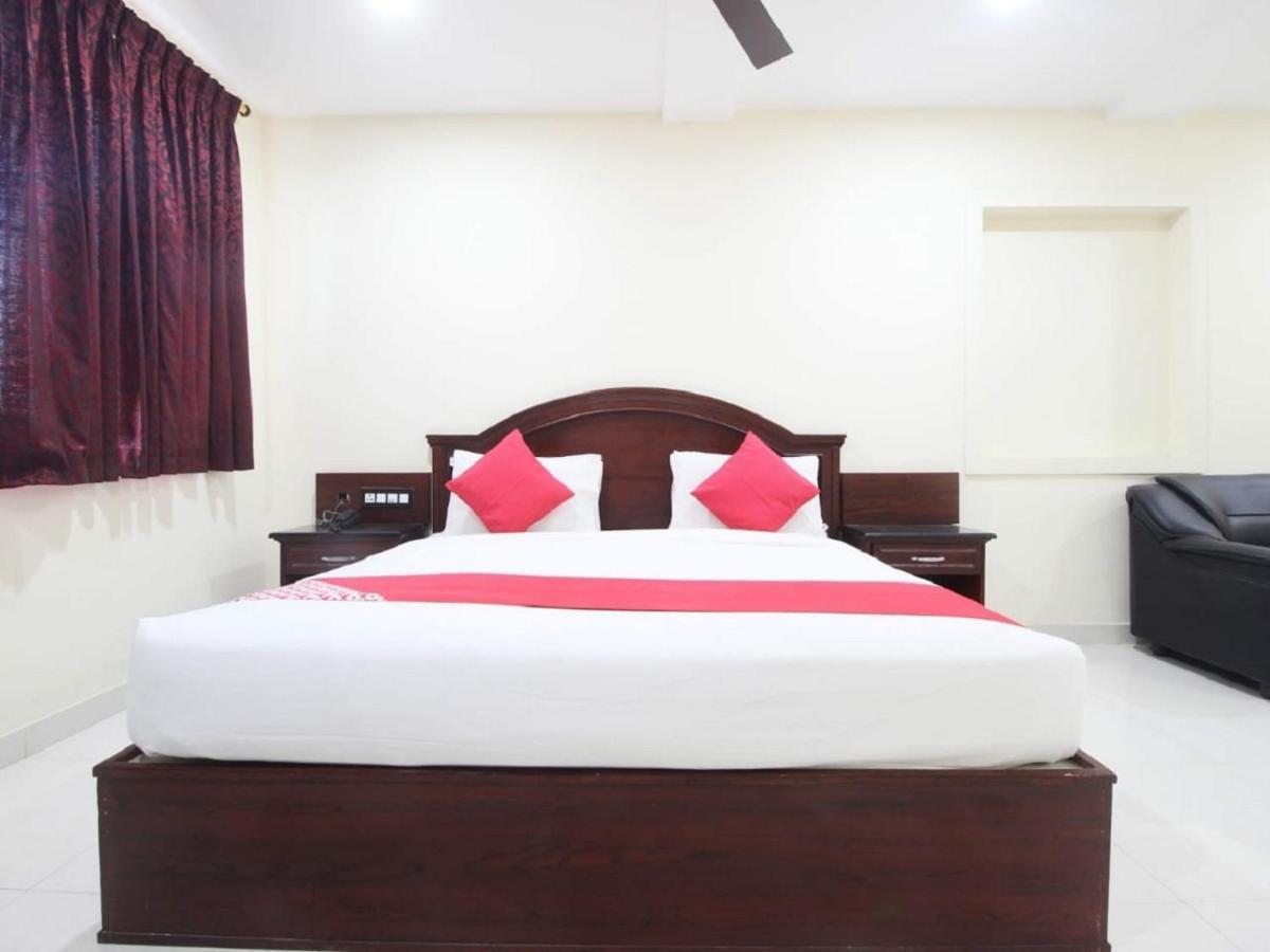 E S Residency Hotel Theni Eksteriør billede