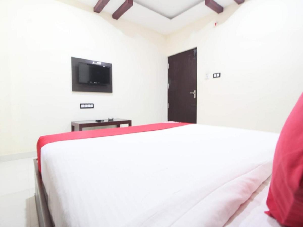 E S Residency Hotel Theni Eksteriør billede