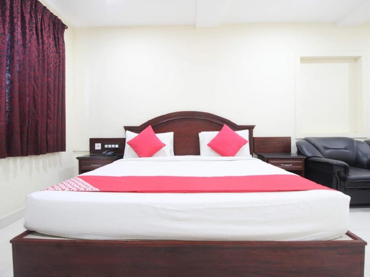 E S Residency Hotel Theni Eksteriør billede